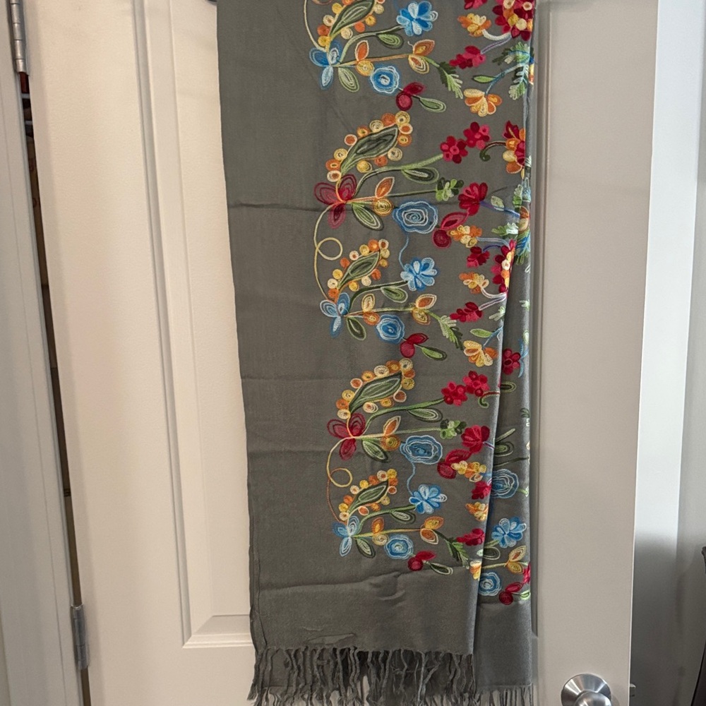 Floral Embroidered Gray Scarf
